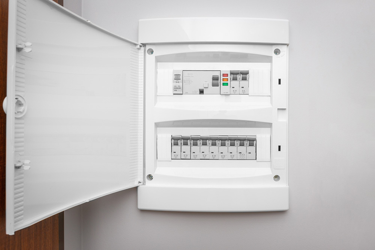 Über­spannungs­schutz bei Elektro Schaborak GmbH & Co. KG in Höpfingen