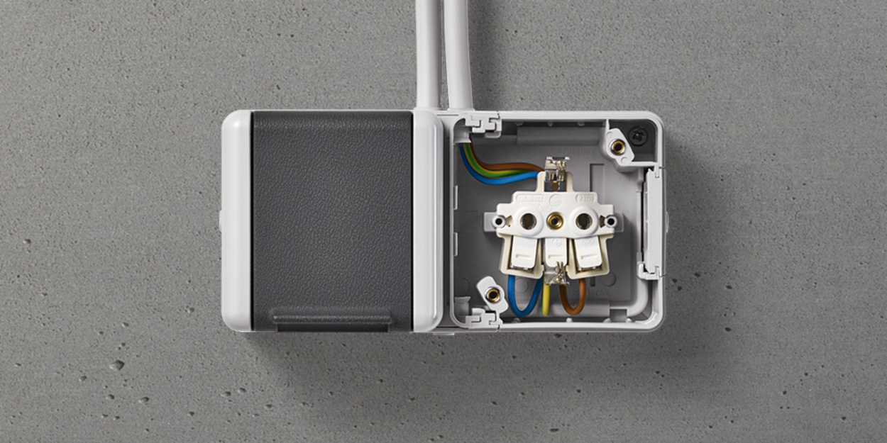 Doppelsteckdose mit Trennsteg bei Elektro Schaborak GmbH & Co. KG in Höpfingen